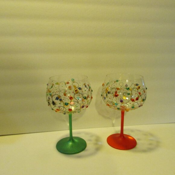 set of 2 painted wine glasses Christmas string lights Smithereens - Picture 4 of 8